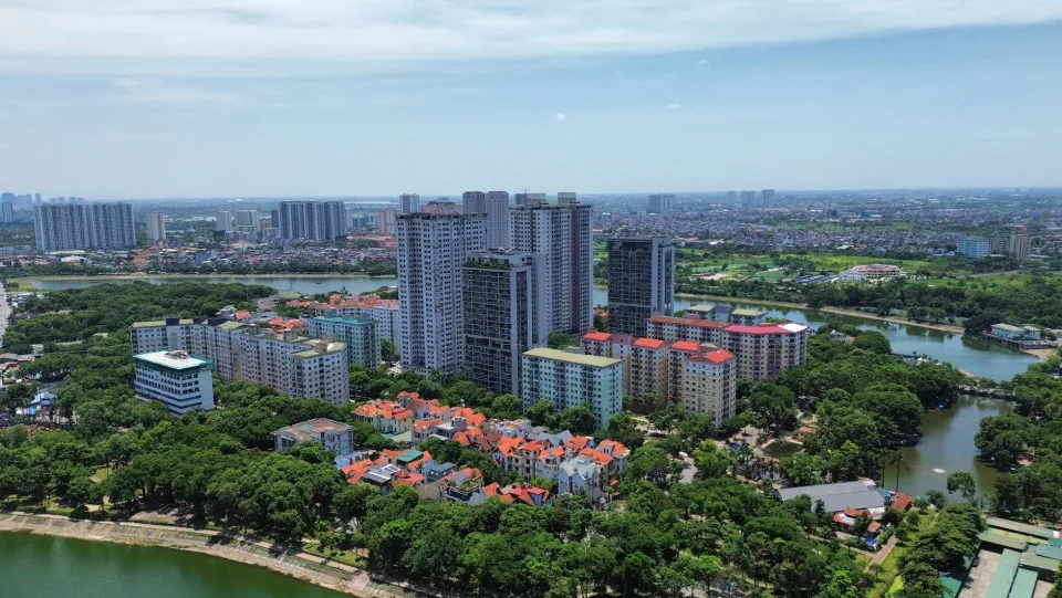 Đường hẻm trước nhà